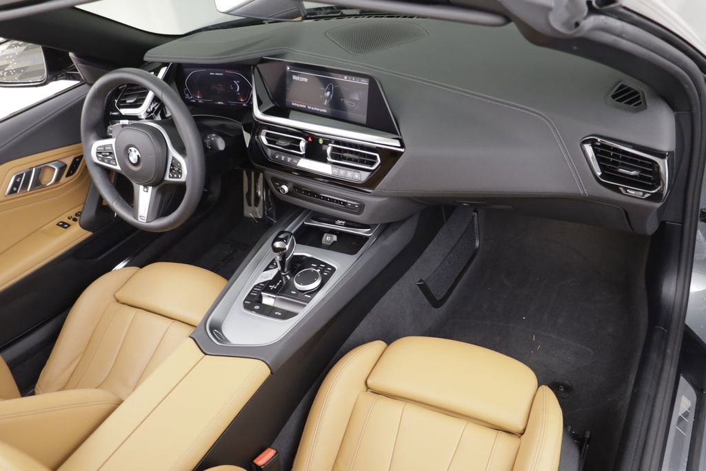 Certified 2025 BMW Z4 M40i w/ Shadowloine Package RWD image 18