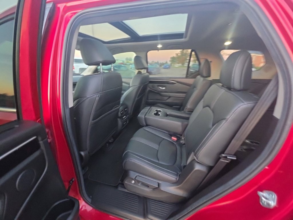 Used 2025 Honda Pilot Touring image 27