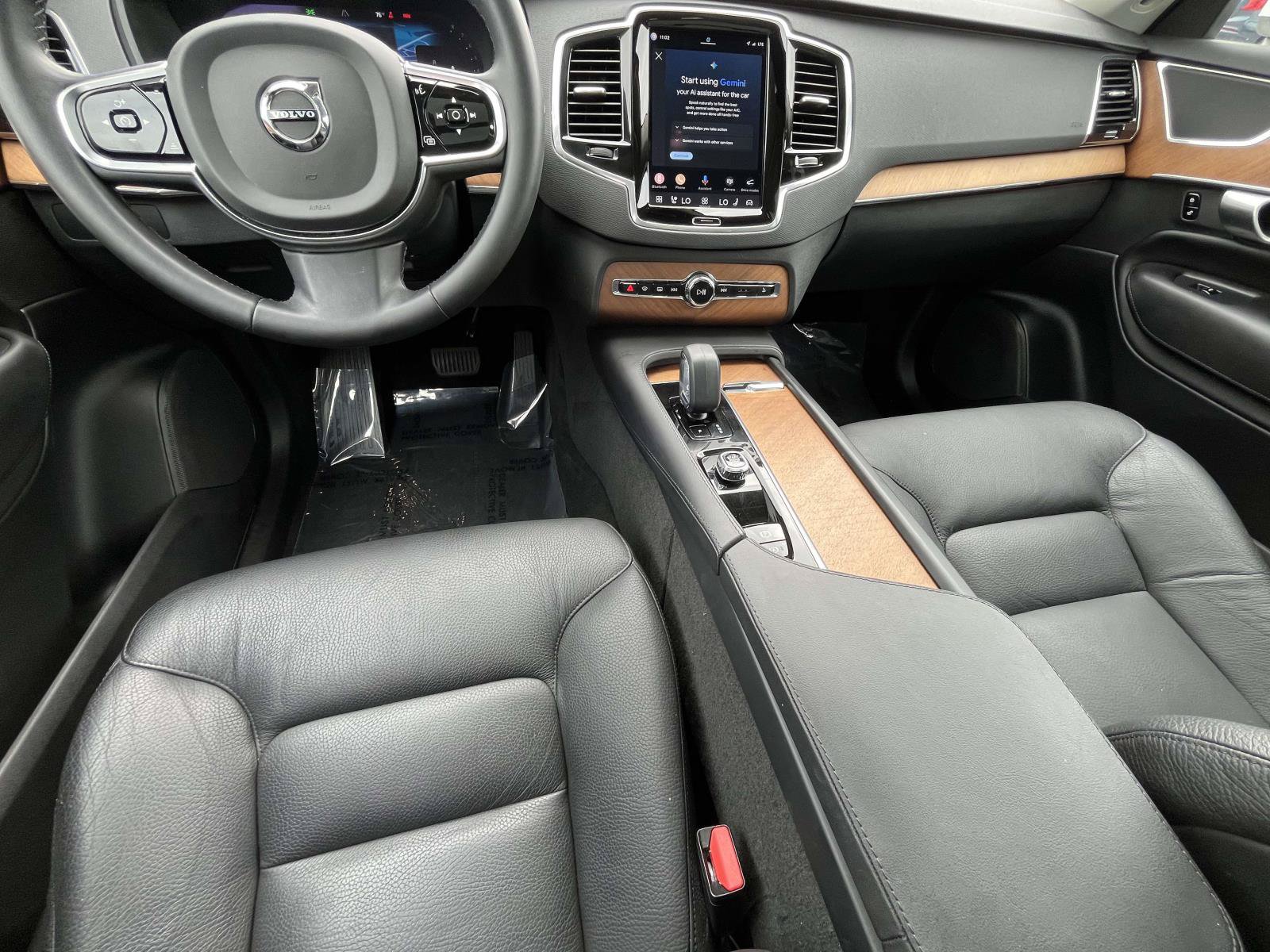 Certified 2023 Volvo XC90 B5 Plus w/ Protection Package AWD/4WD image 16