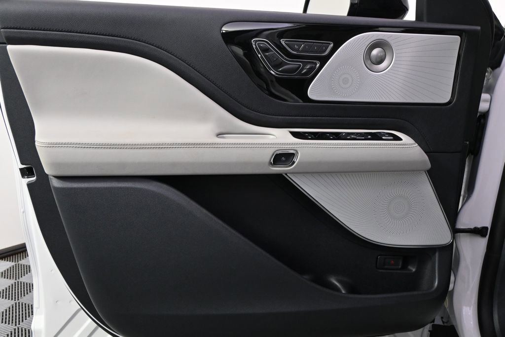 New 2026 Lincoln Aviator Reserve image 23