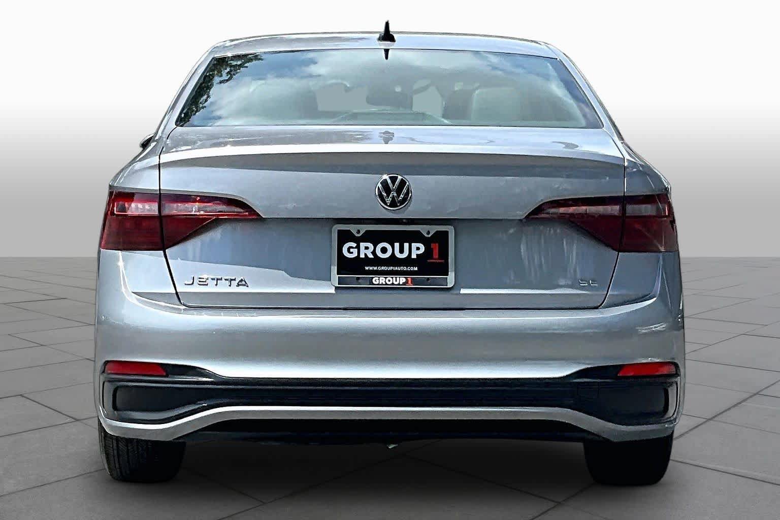 Used 2023 Volkswagen Jetta SE FWD image 5