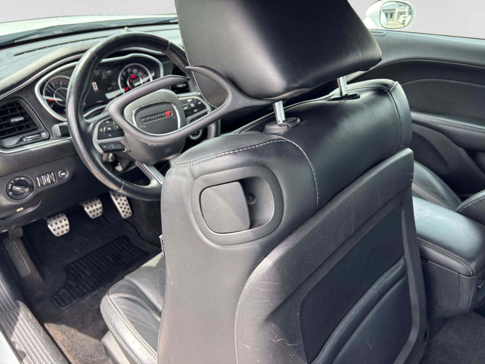 Used 2015 Dodge Challenger R/T Plus RWD image 37