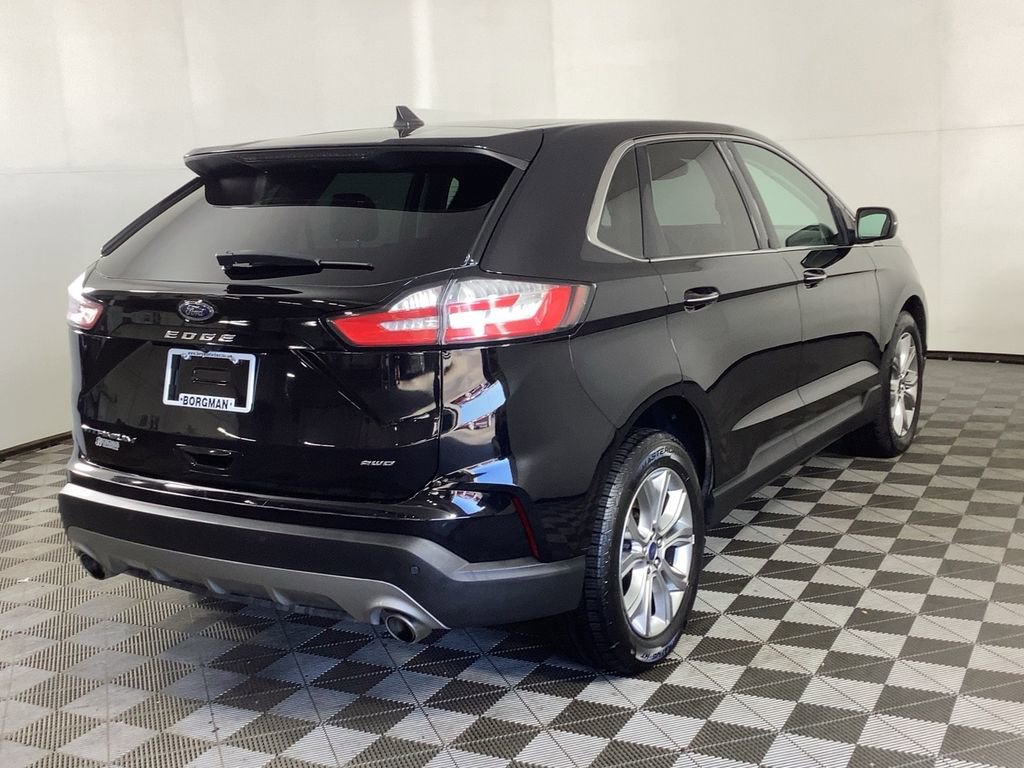 Used 2022 Ford Edge Titanium image 2