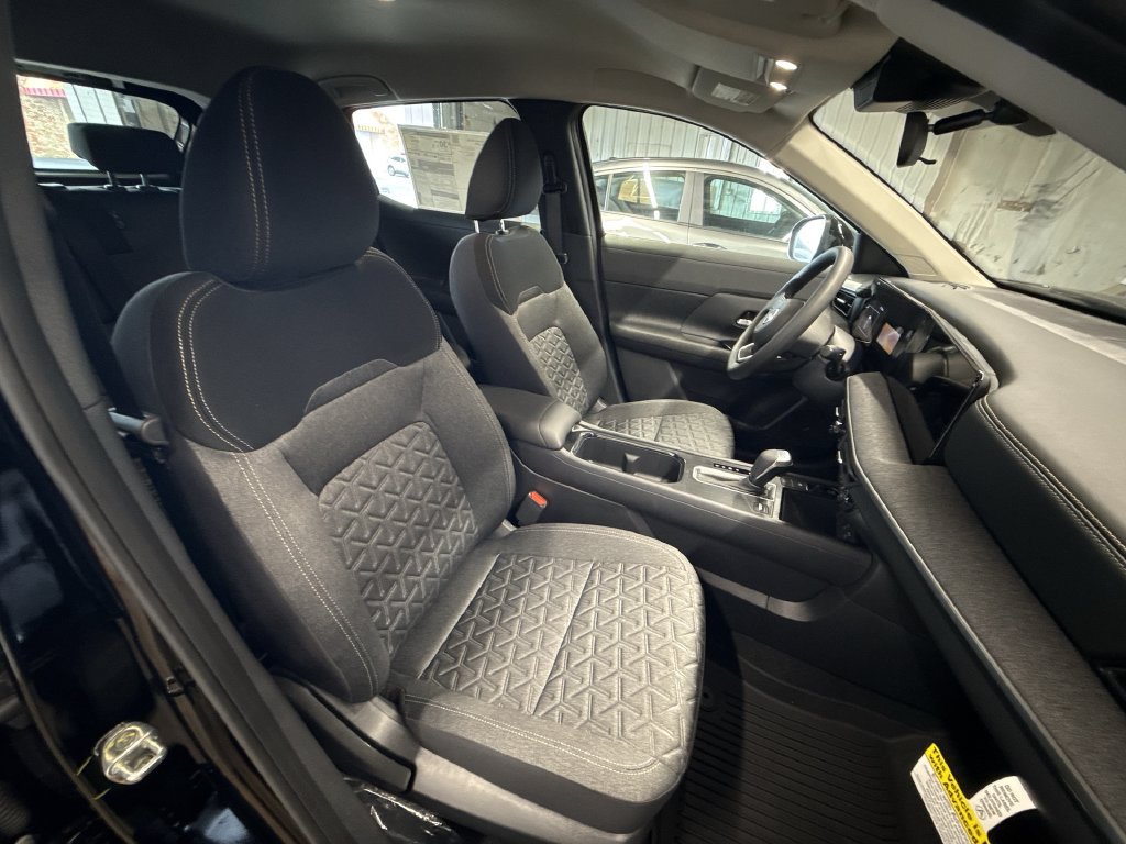 New 2027 Nissan Kicks SV AWD/4WD image 24