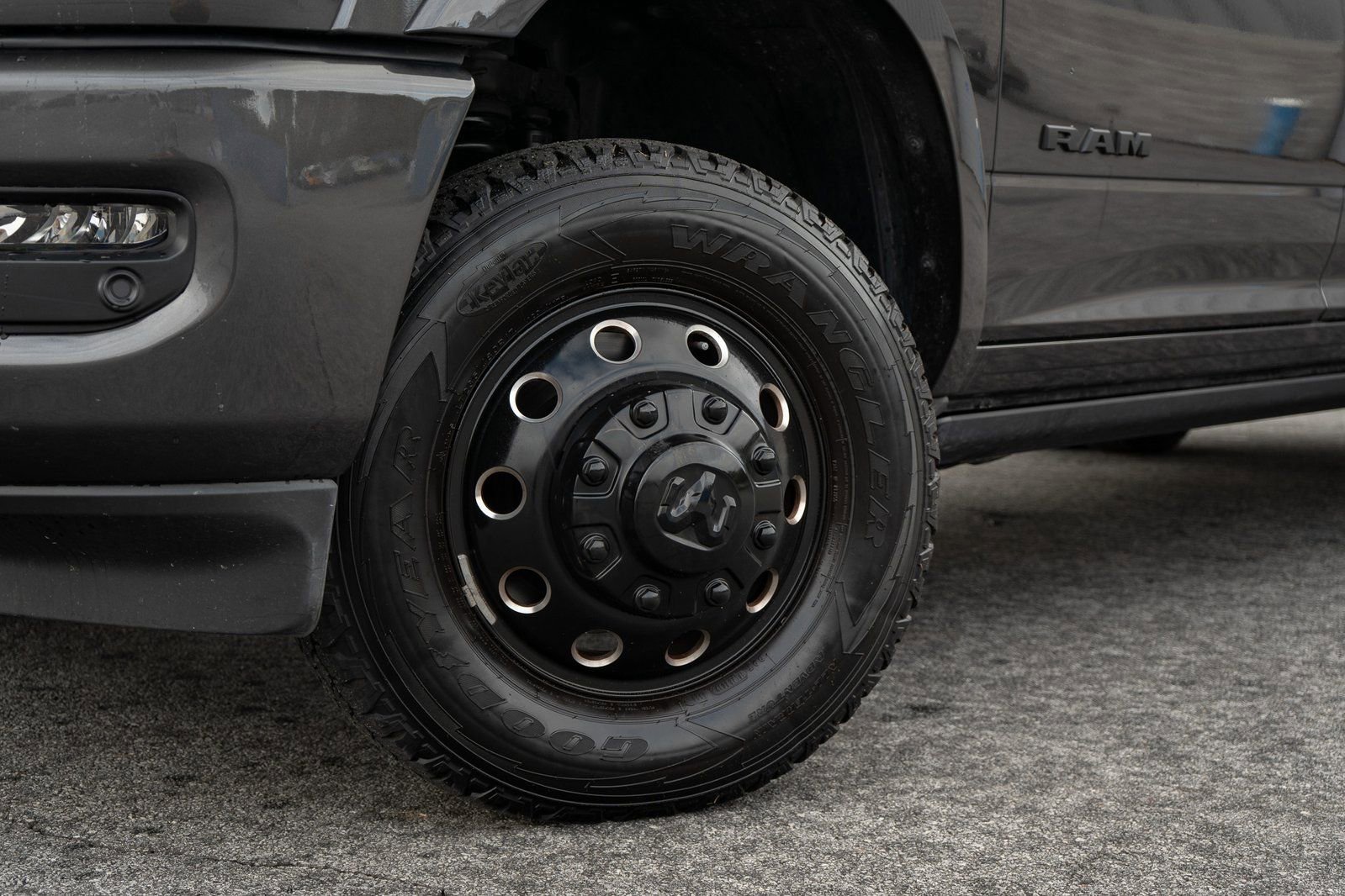 Used 2025 RAM 3500 Limited image 5