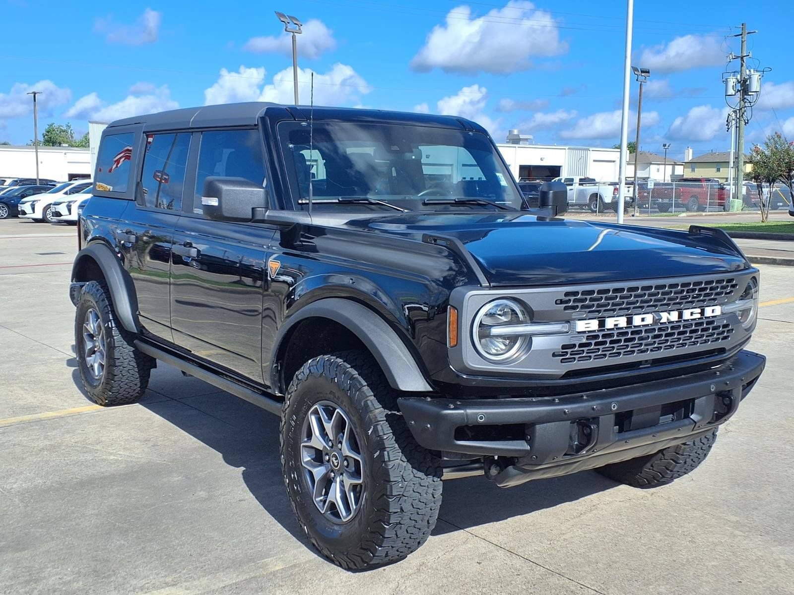 Used 2025 Ford Bronco Badlands AWD/4WD image 3