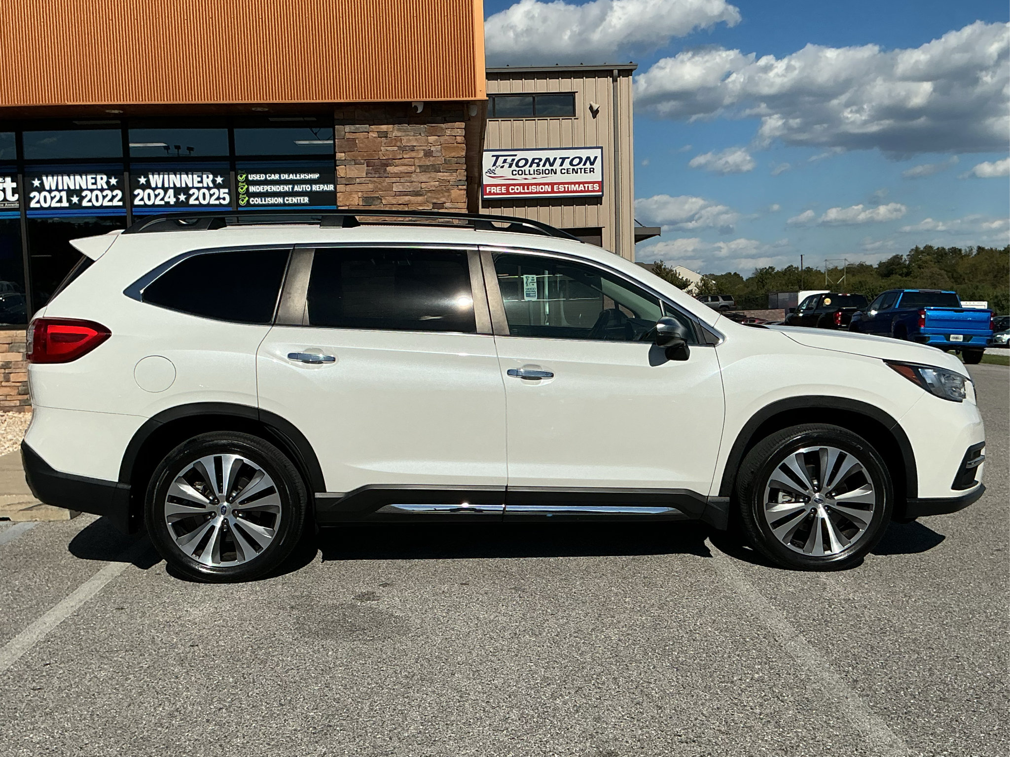 Used 2020 Subaru Ascent Touring AWD/4WD image 2