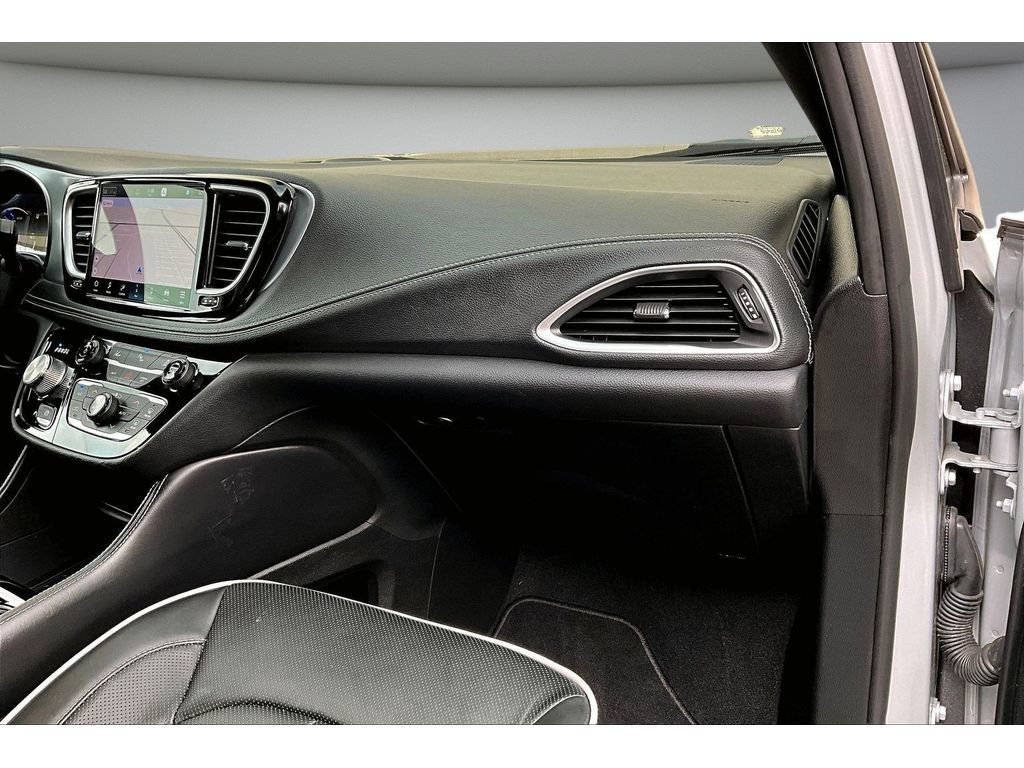 Used 2026 Chrysler Pacifica Premium FWD image 20
