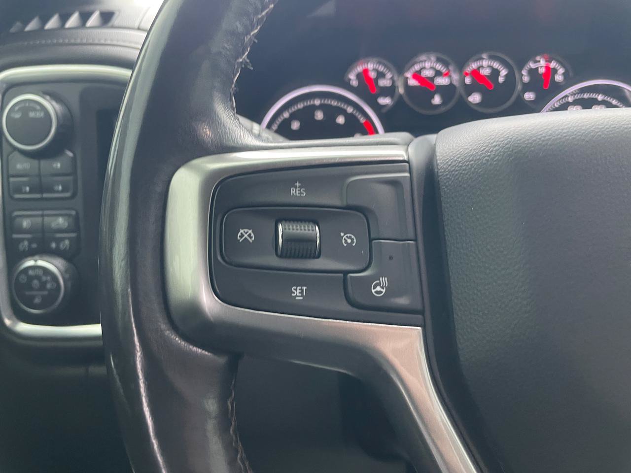 Used 2022 Chevrolet Silverado 3500 LTZ AWD/4WD image 19