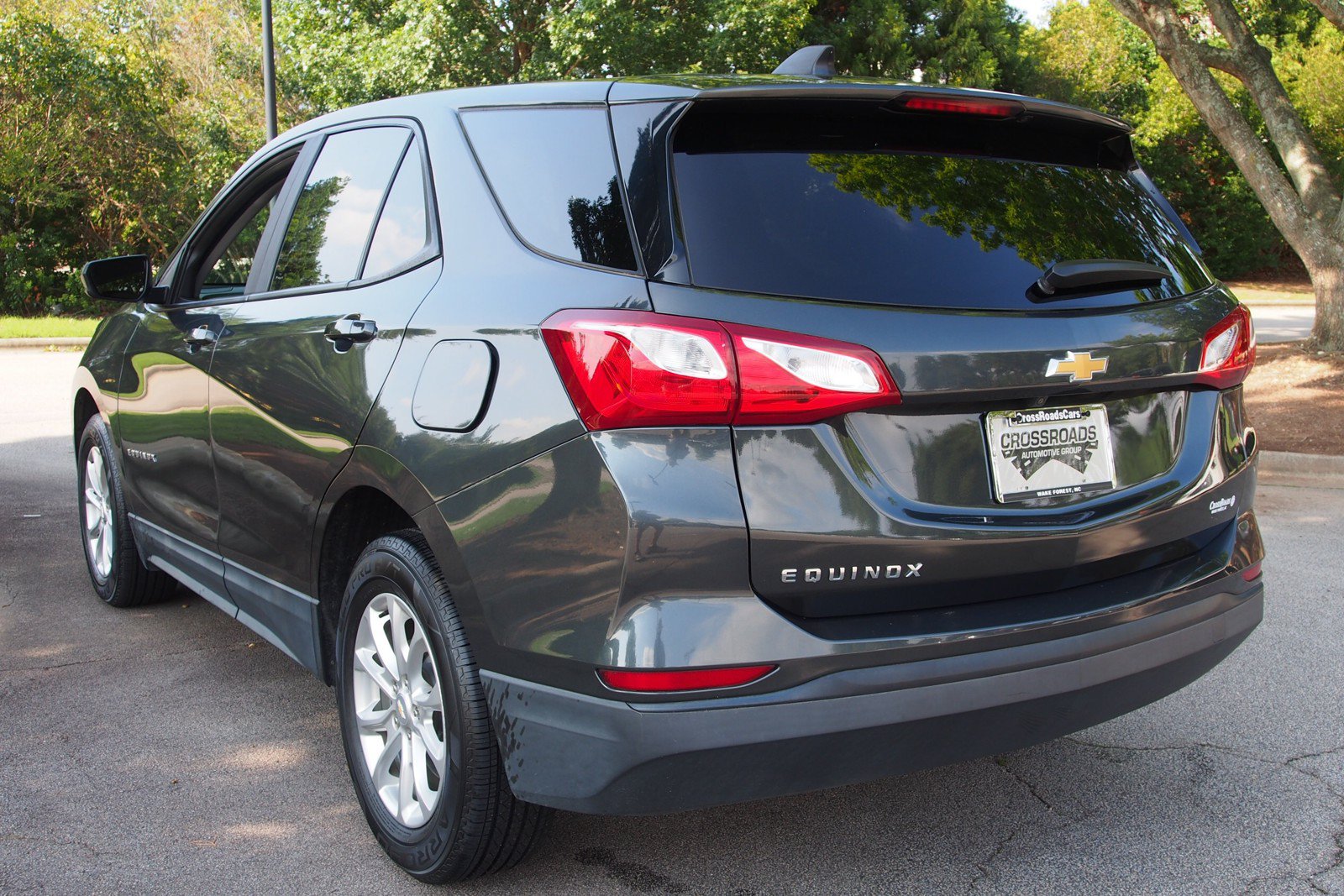 Used 2021 Chevrolet Equinox LS w/ LS Convenience Package FWD image 3