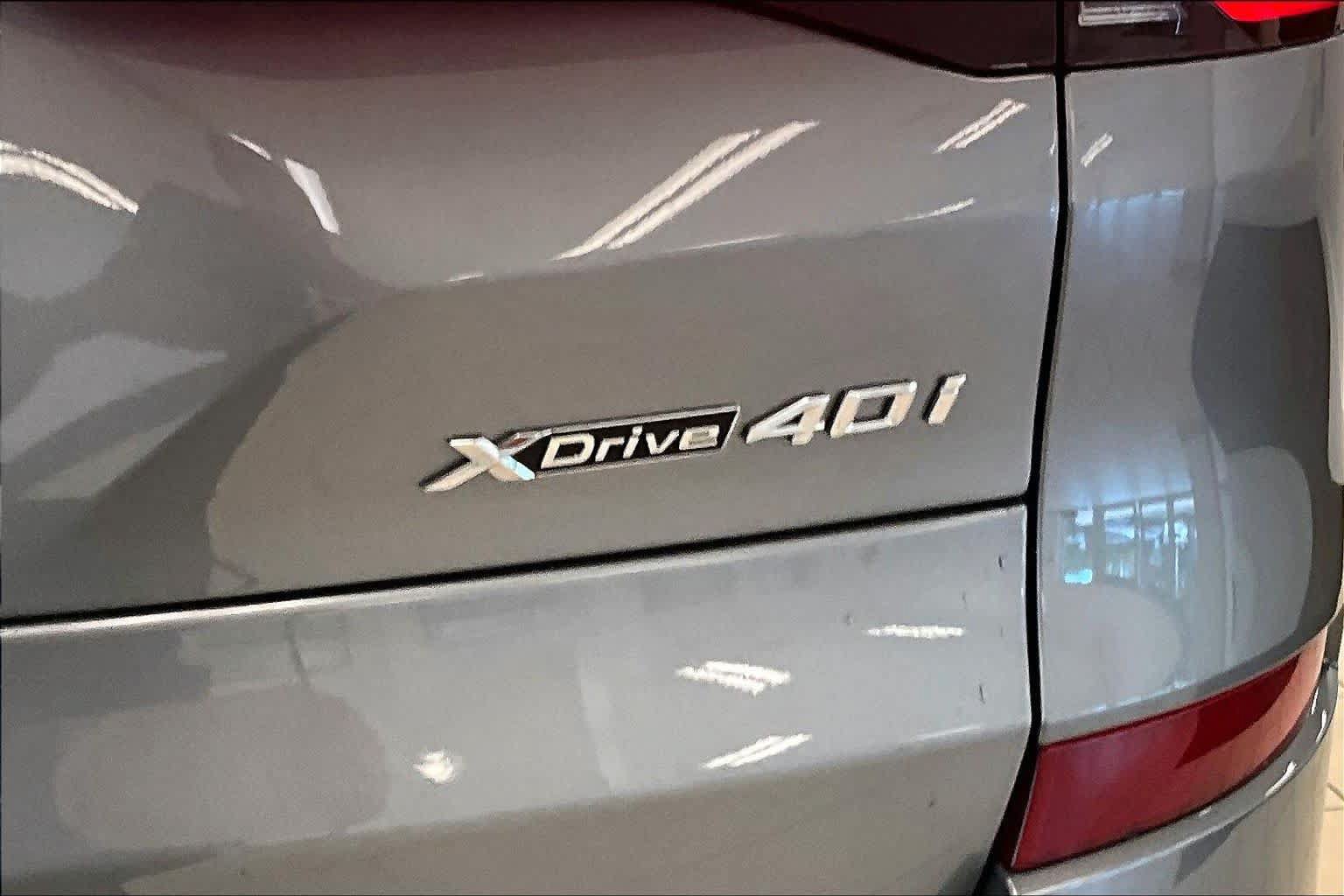 Used 2025 BMW X5 xDrive40i w/ M Sport Package AWD/4WD image 9