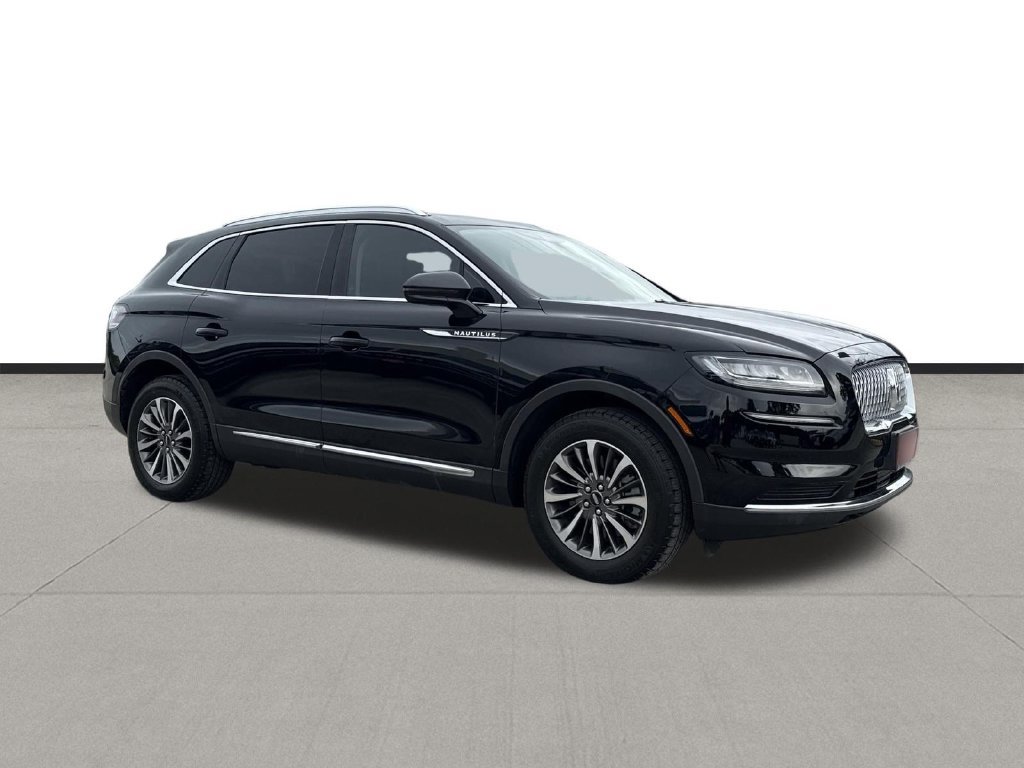 Used 2023 Lincoln Nautilus Reserve w/ Luxury Package AWD/4WD image 3