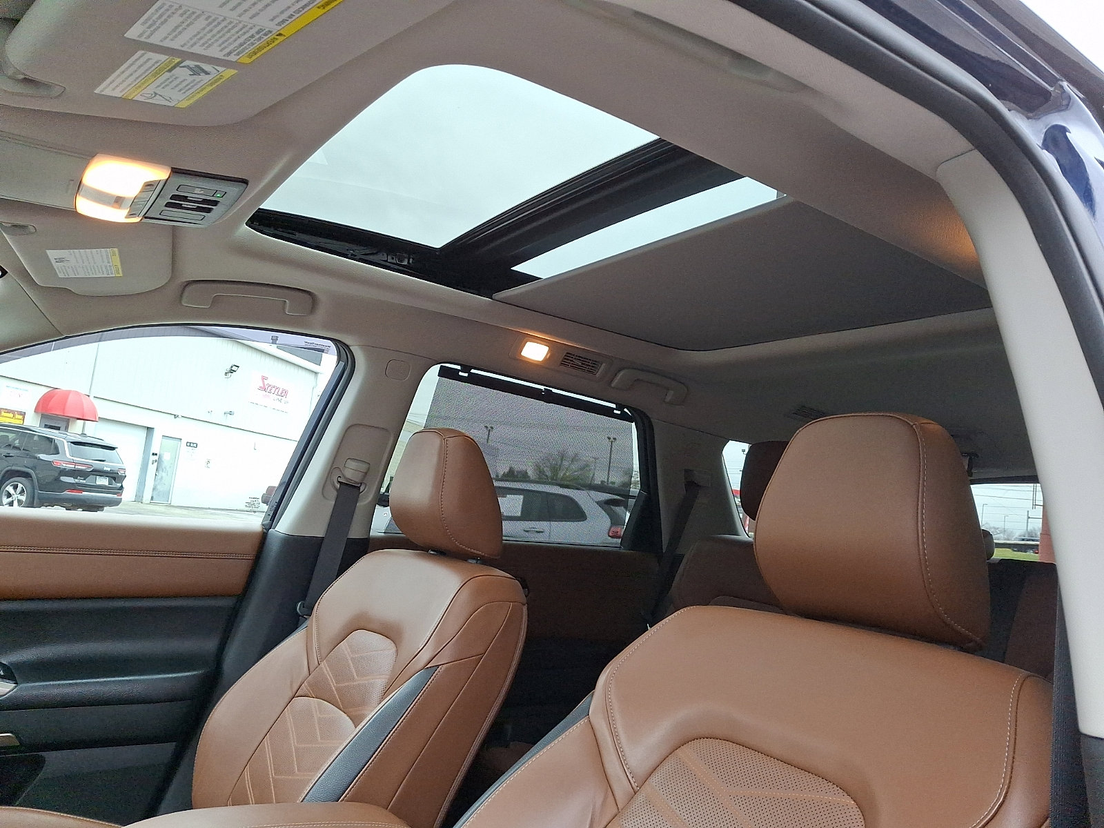 Used 2023 Nissan Pathfinder Platinum w/ Cargo Package image 16