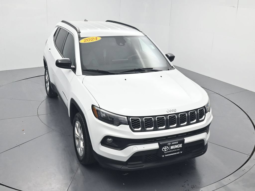 Used 2024 Jeep Compass Latitude AWD/4WD image 52