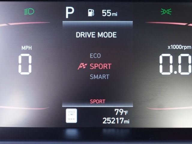 Used 2025 Hyundai Elantra Hybrid FWD image 31