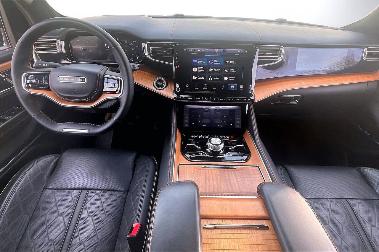 Used 2024 Jeep Grand Wagoneer Series III w/ HD Trailer Tow Package image 16