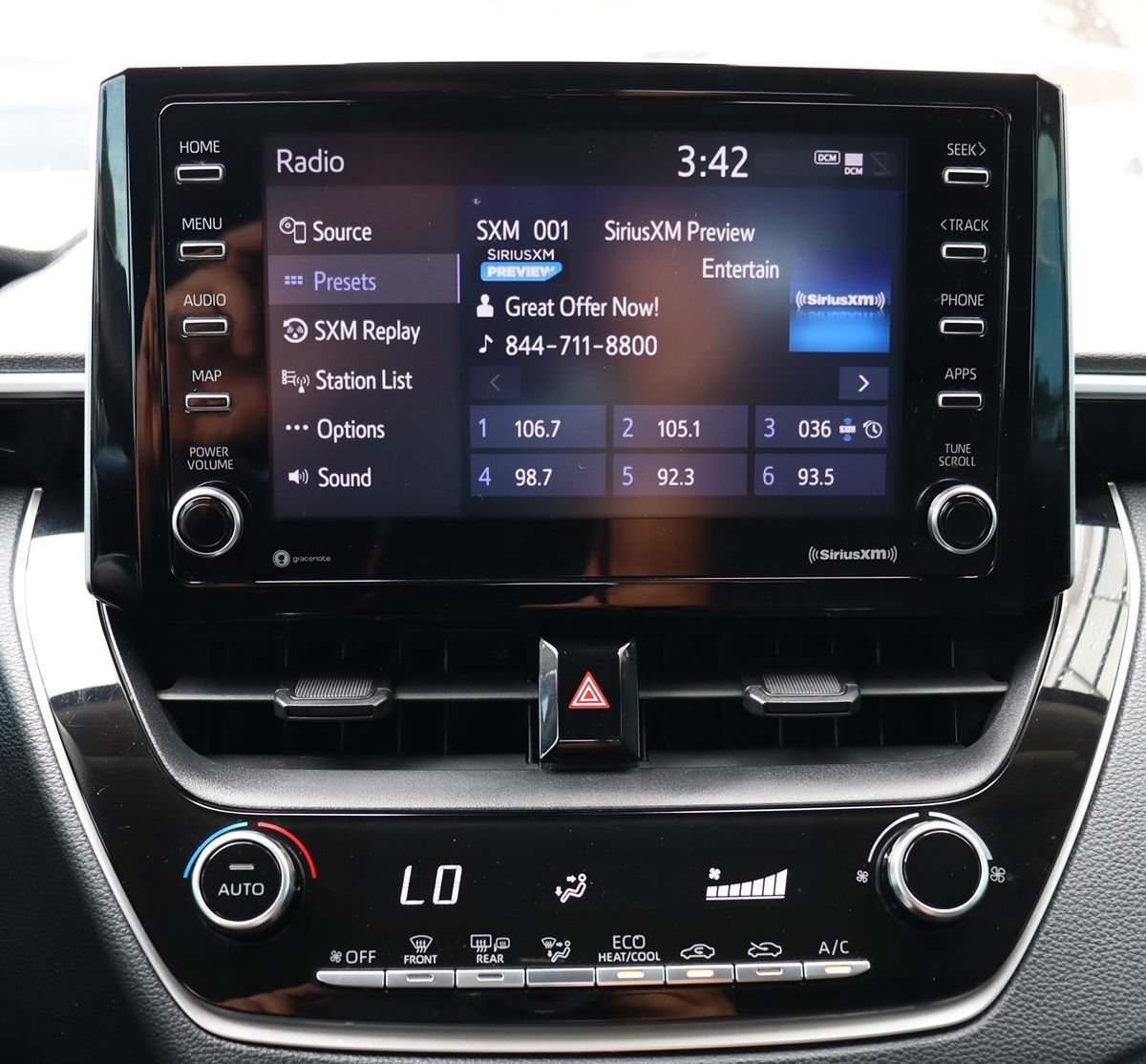 Used 2021 Toyota Corolla LE FWD image 47