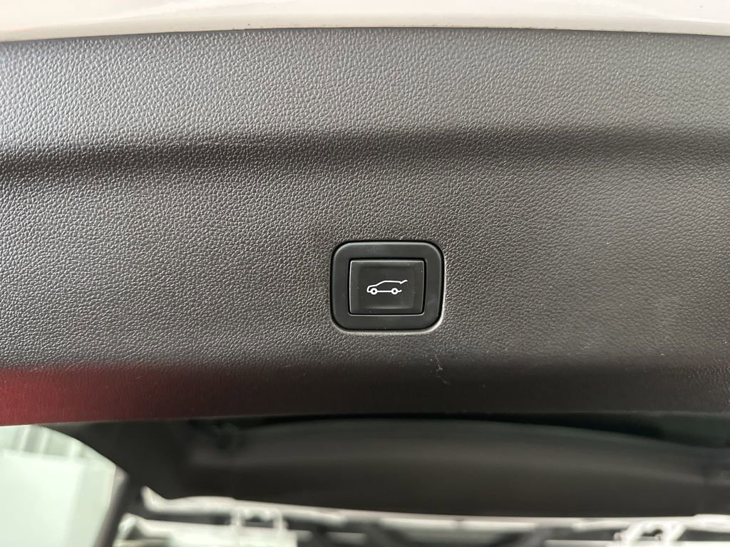 Used 2021 Chevrolet Suburban Premier w/ Premium Package image 39