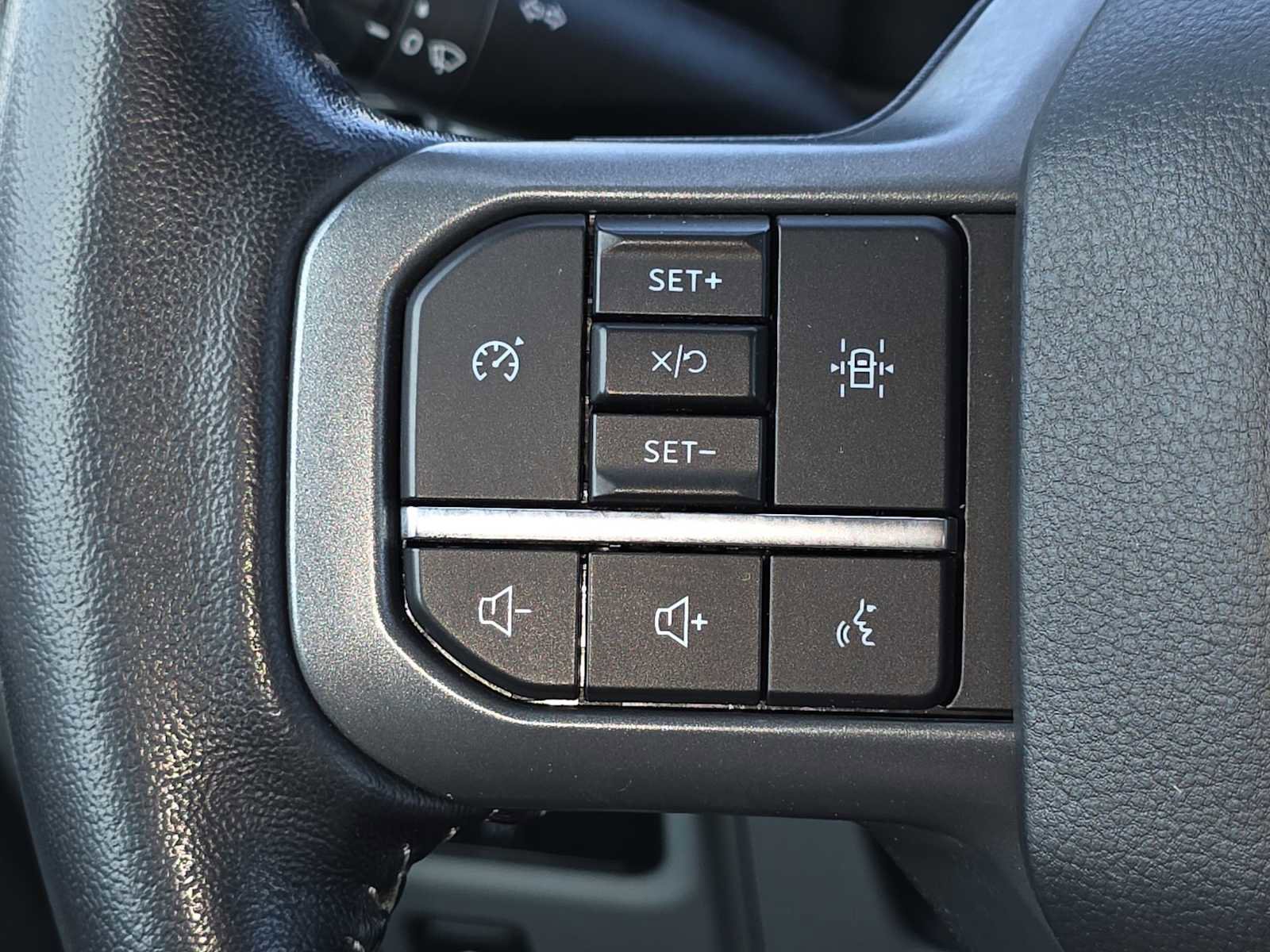 Used 2022 Ford F150 Lightning XLT image 28