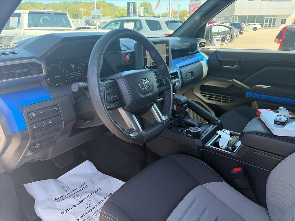 Used 2025 Toyota Tacoma TRD Off-Road AWD/4WD image 11