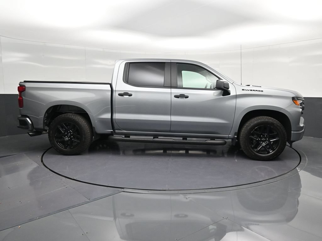 Used 2026 Chevrolet Silverado 1500 Custom w/ Turbomax Blackout Package RWD image 4