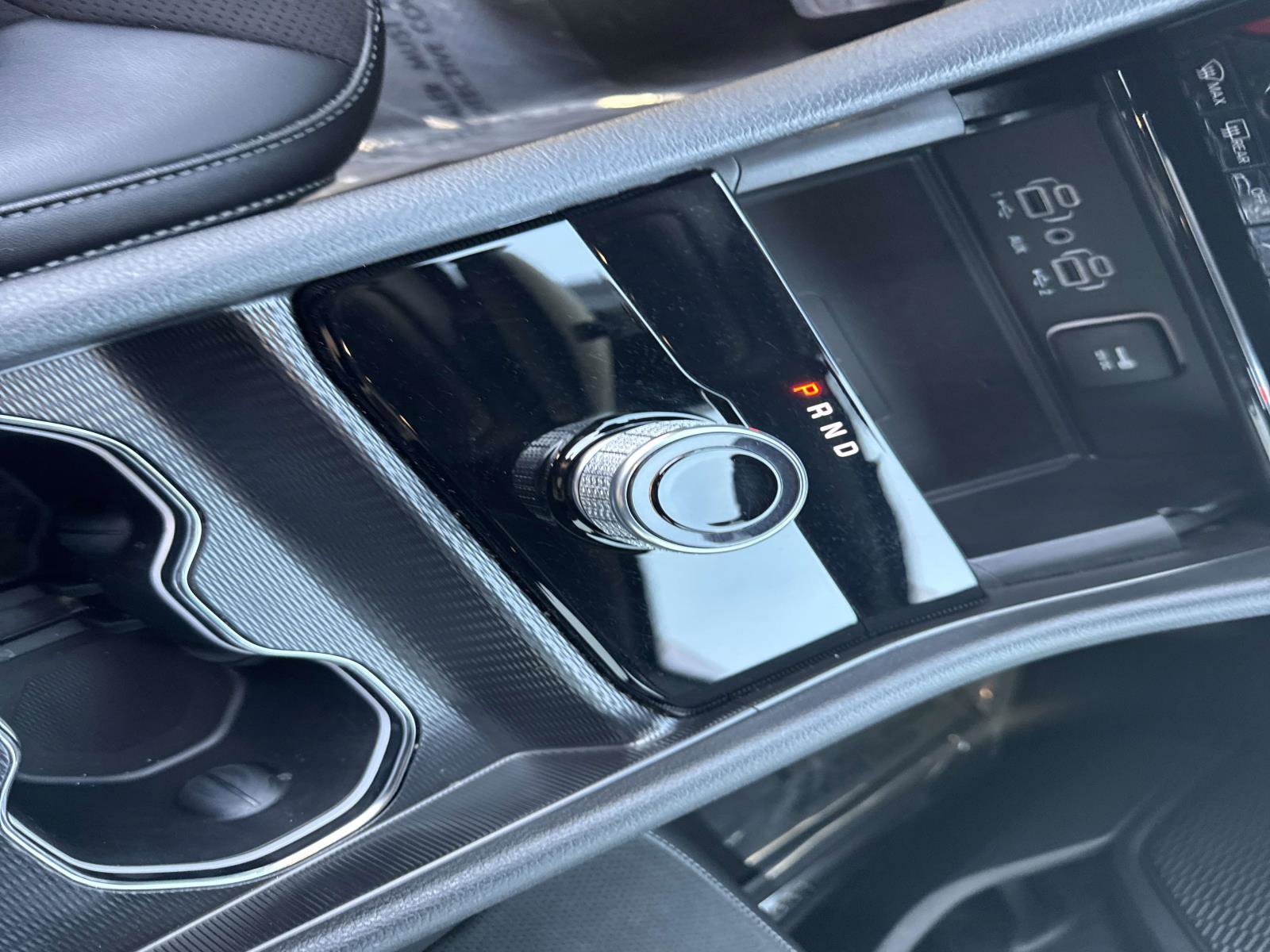 Used 2024 Jeep Grand Cherokee Altitude image 23