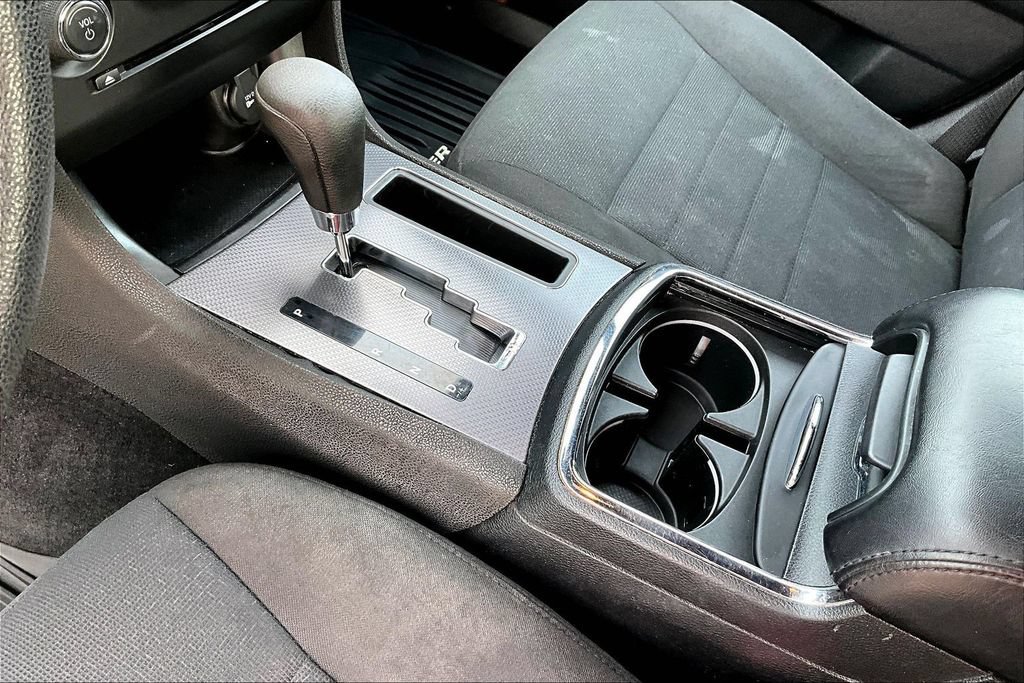 Used 2013 Dodge Charger SE RWD image 15
