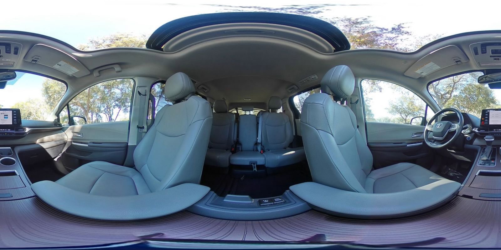 Used 2023 Toyota Sienna XLE image 44