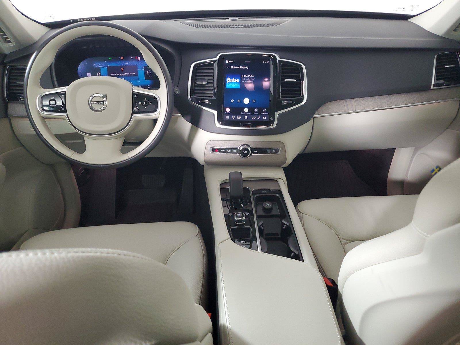 Used 2024 Volvo XC90 T8 Plus AWD/4WD image 12