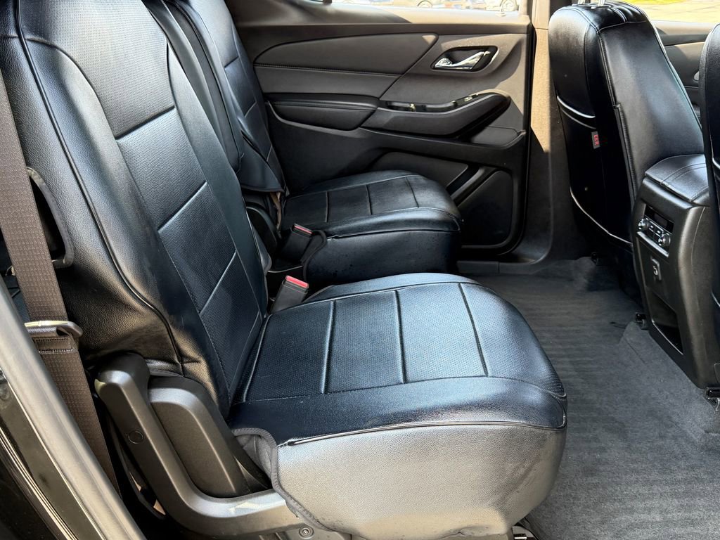 Used 2023 Chevrolet Traverse LT image 11