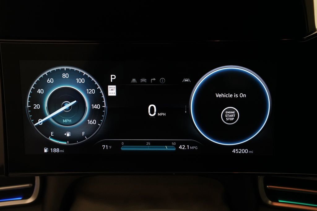 Used 2024 Hyundai Elantra SEL FWD image 2