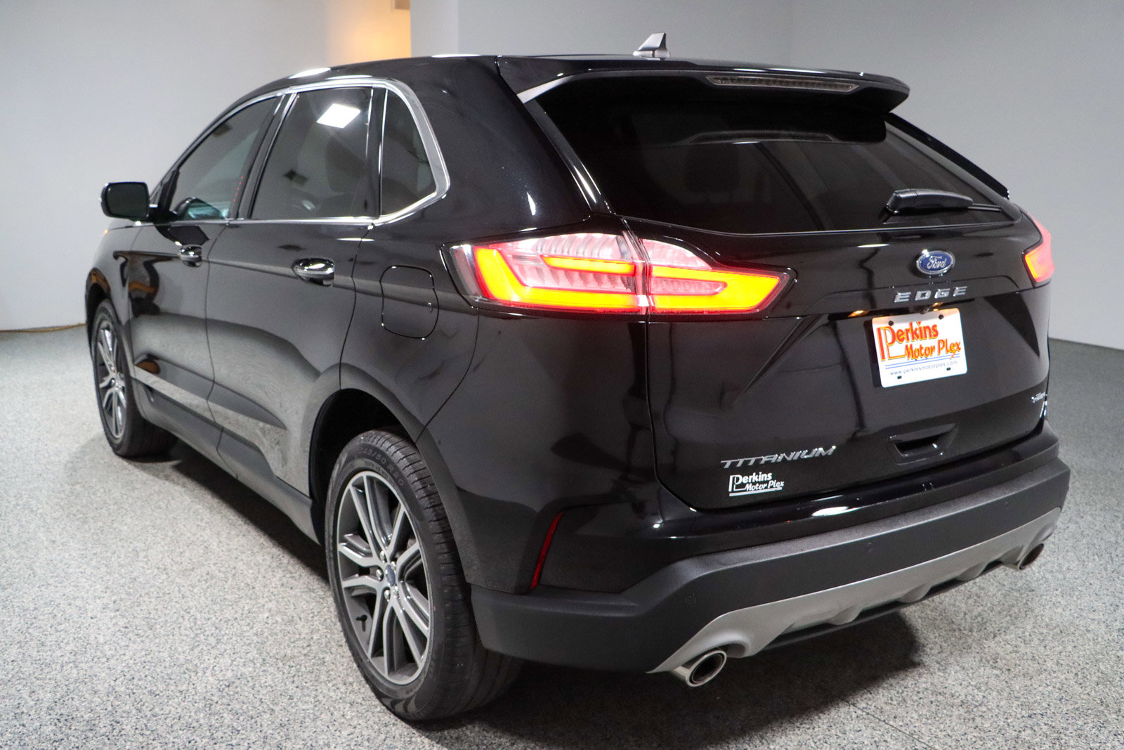 Used 2021 Ford Edge Titanium image 9