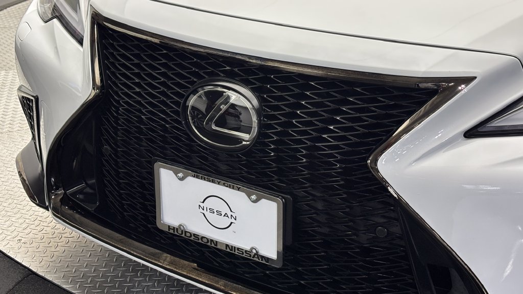 Used 2022 Lexus LS 500 F Sport AWD/4WD image 2
