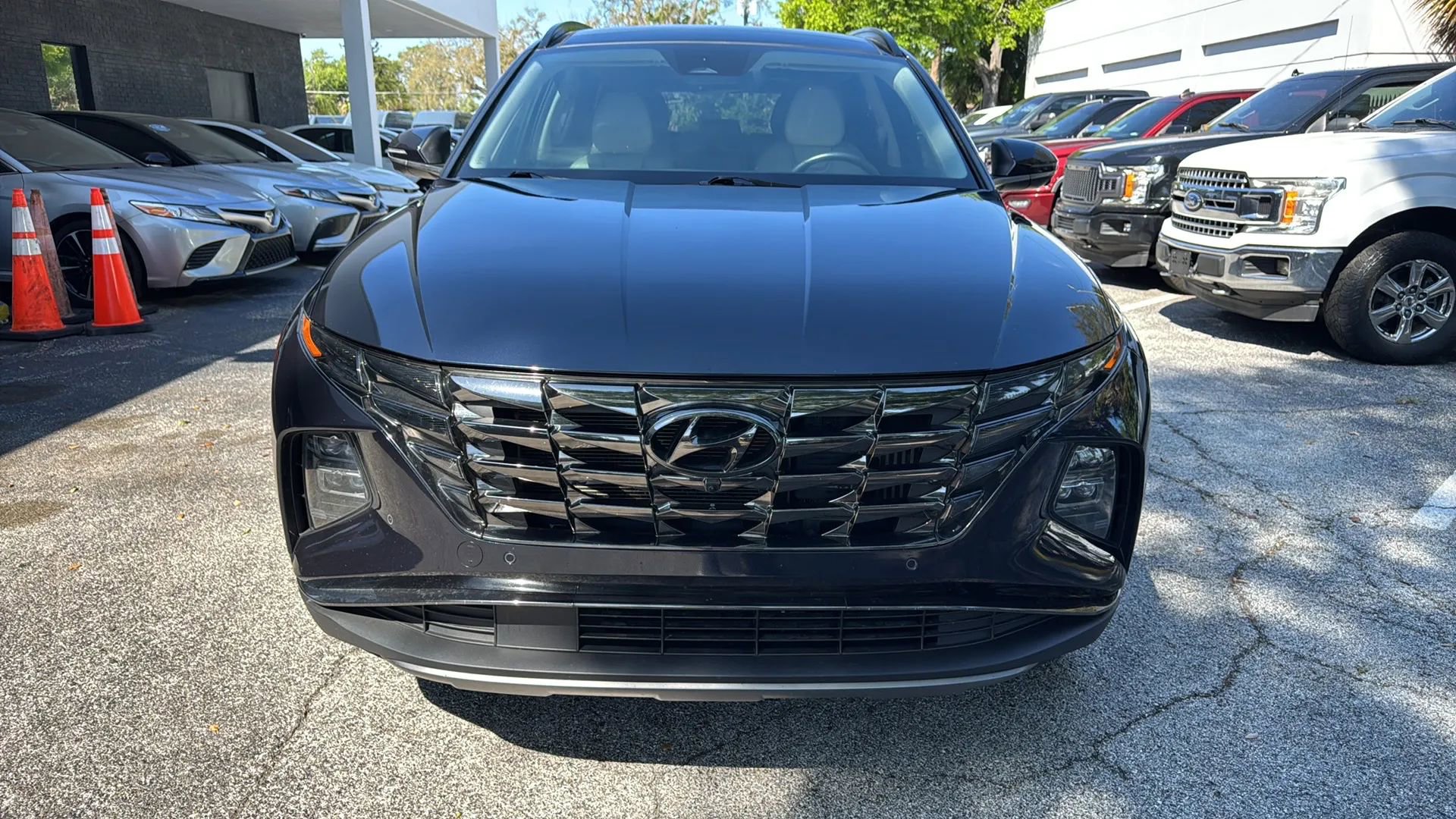 Used 2022 Hyundai Tucson Limited image 2