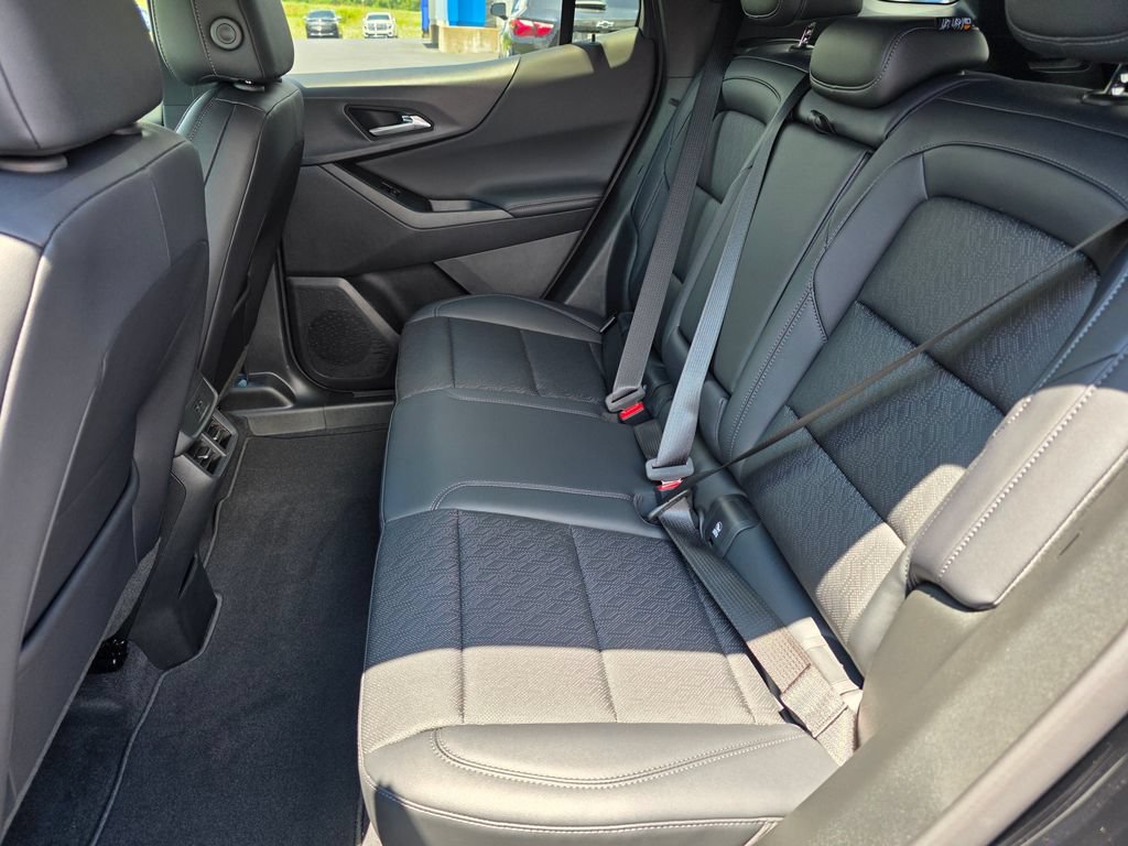 New 2026 Chevrolet Equinox LT w/ Convenience Package II AWD/4WD image 12