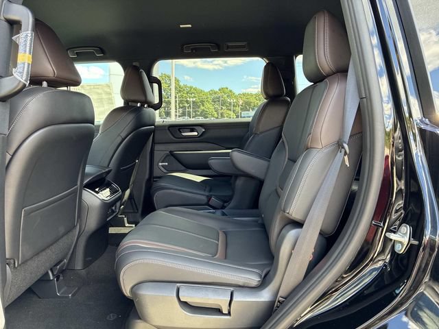 New 2026 Nissan Armada SL w/ Captain's Chari Seat Package AWD/4WD image 8