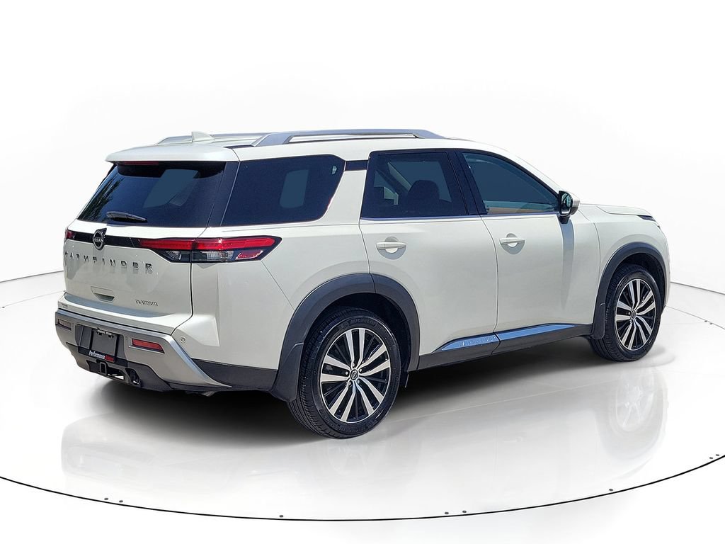 Certified 2024 Nissan Pathfinder Platinum FWD image 3