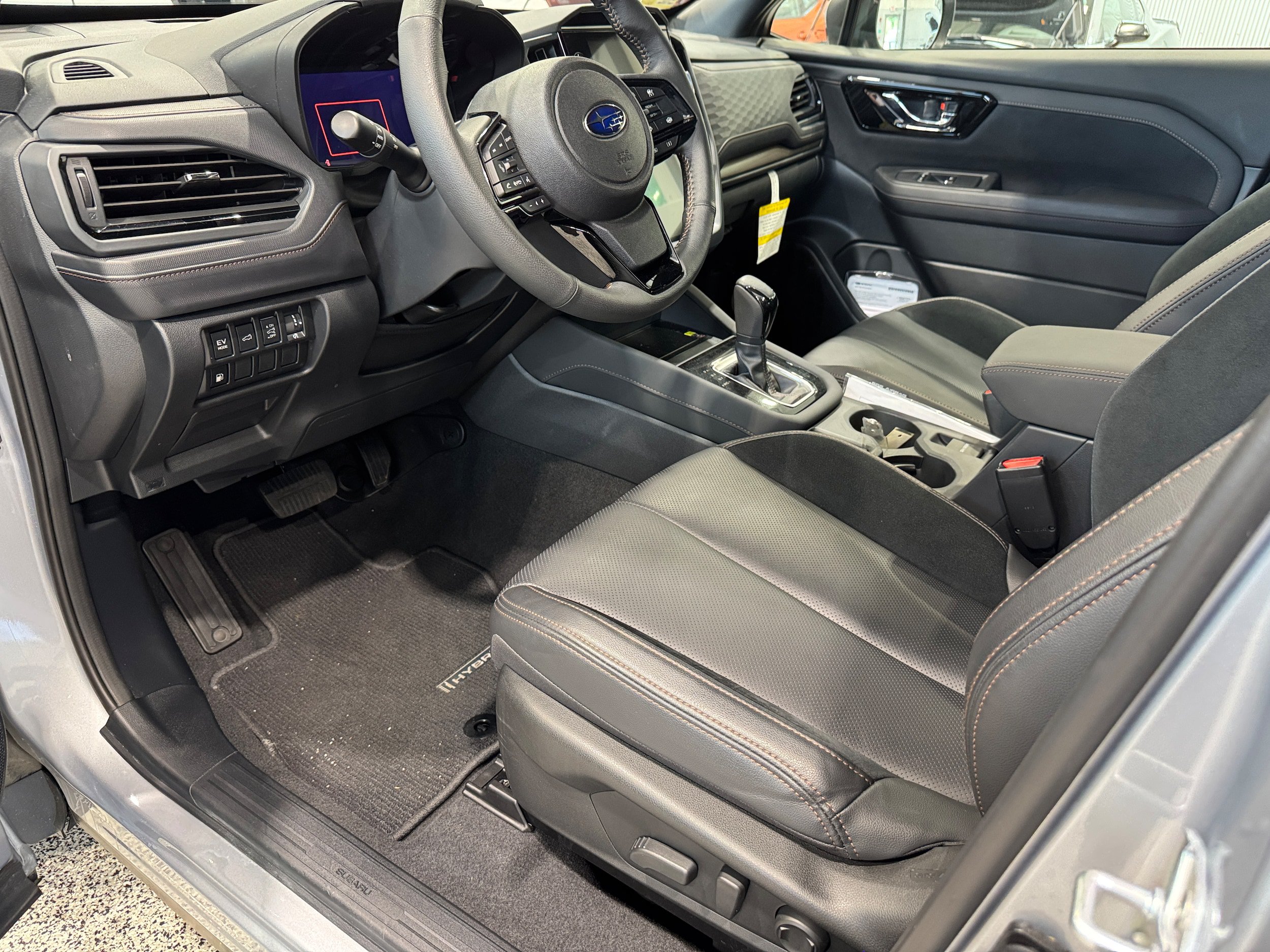 Used 2025 Subaru Forester Limited AWD/4WD image 11