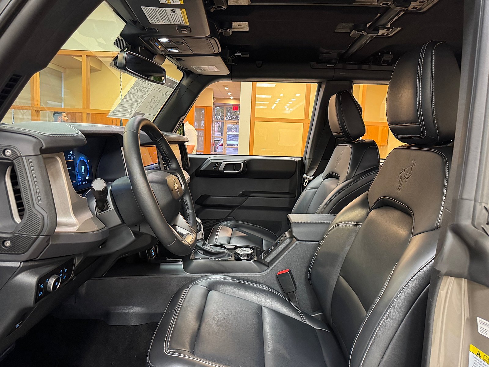 Used 2025 Ford Bronco Outer Banks AWD/4WD image 7