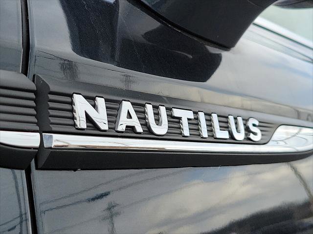 Used 2022 Lincoln Nautilus Reserve image 16