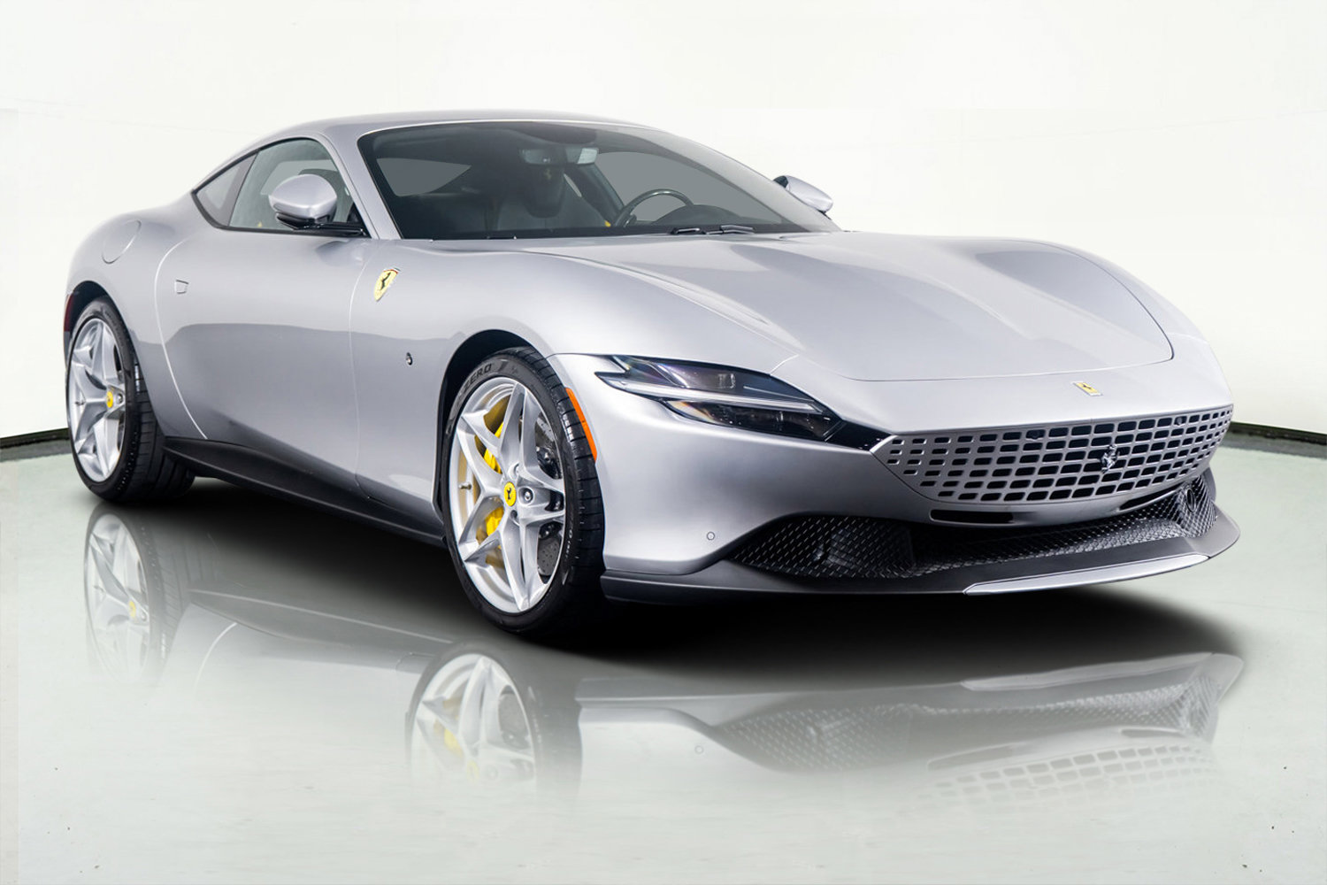 Used 2022 Ferrari Roma image 4