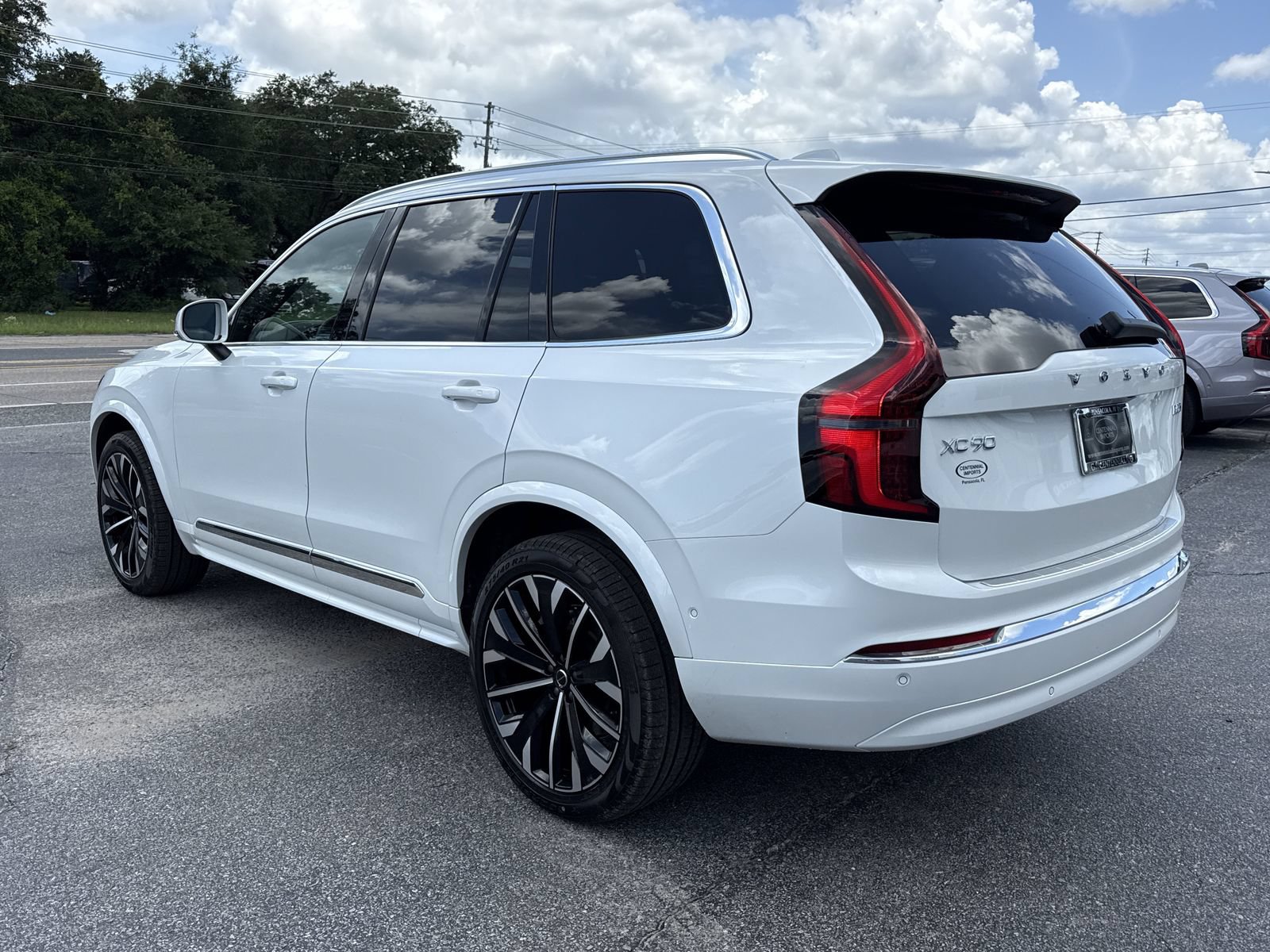 New 2026 Volvo XC90 B5 Ultra w/ Protection Package Premier AWD/4WD image 3
