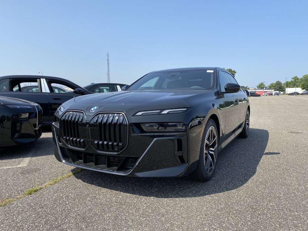 New 2025 BMW i7 eDrive50 w/ M Sport Package