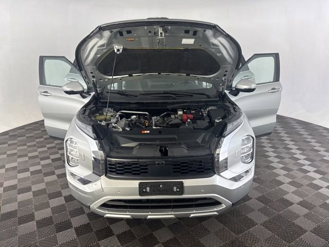 Used 2023 Mitsubishi Outlander SE AWD/4WD image 11