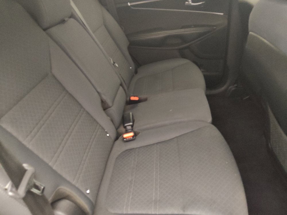 Used 2018 Kia Sorento FWD image 19
