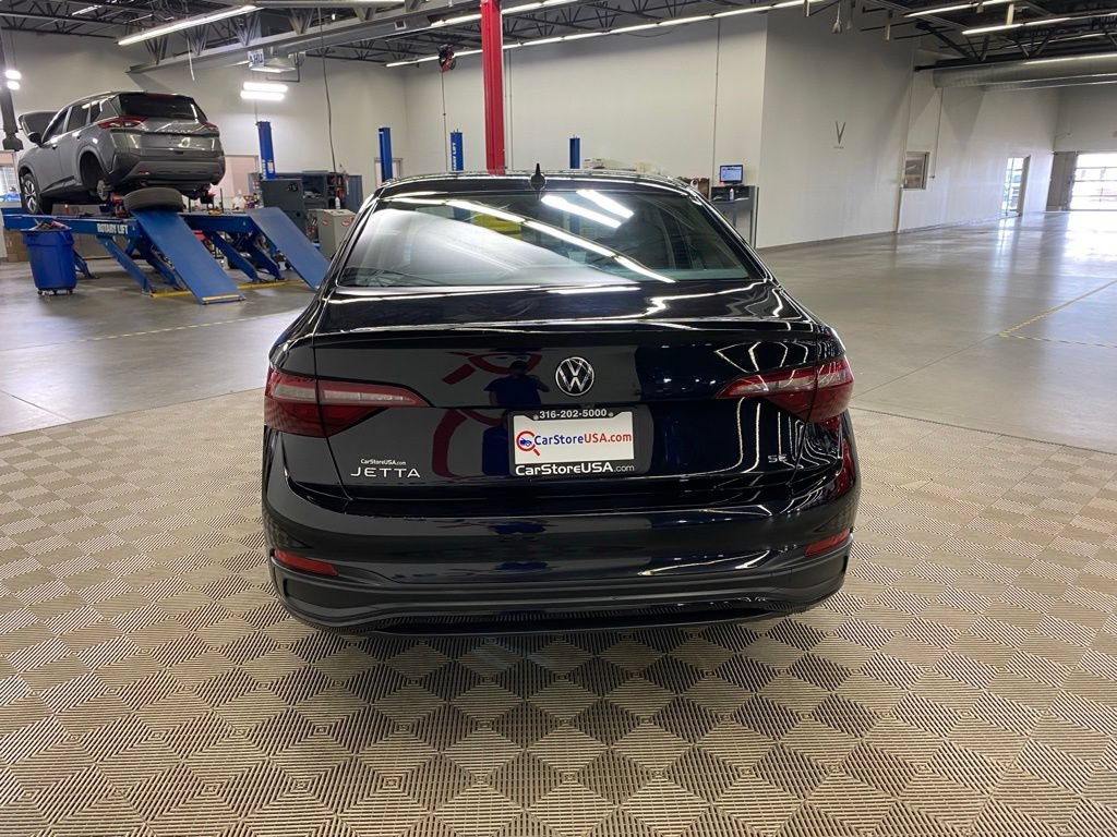 Used 2024 Volkswagen Jetta SE FWD image 5