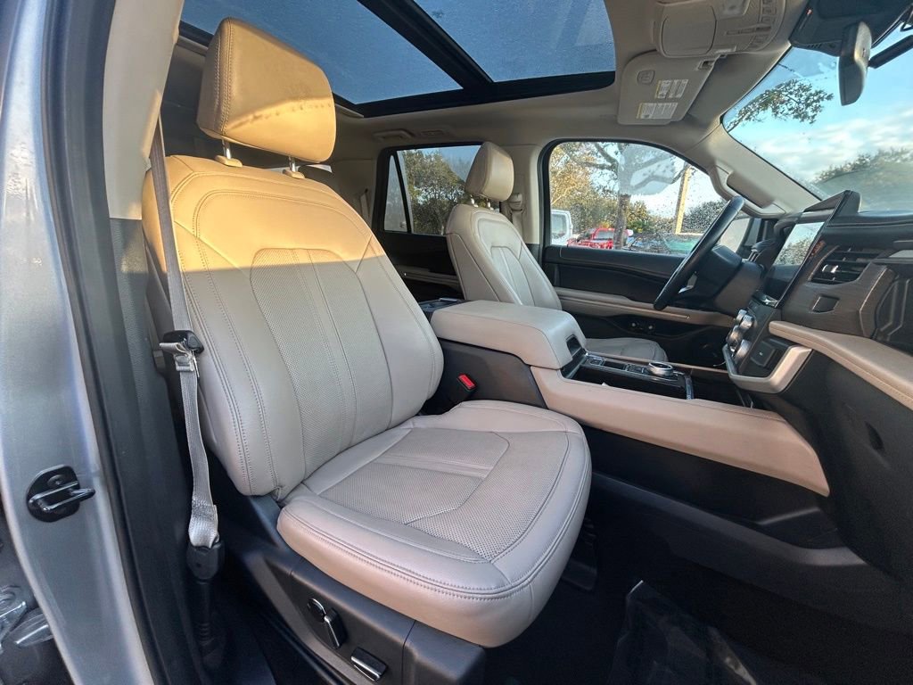 Used 2023 Ford Expedition Max Limited image 29