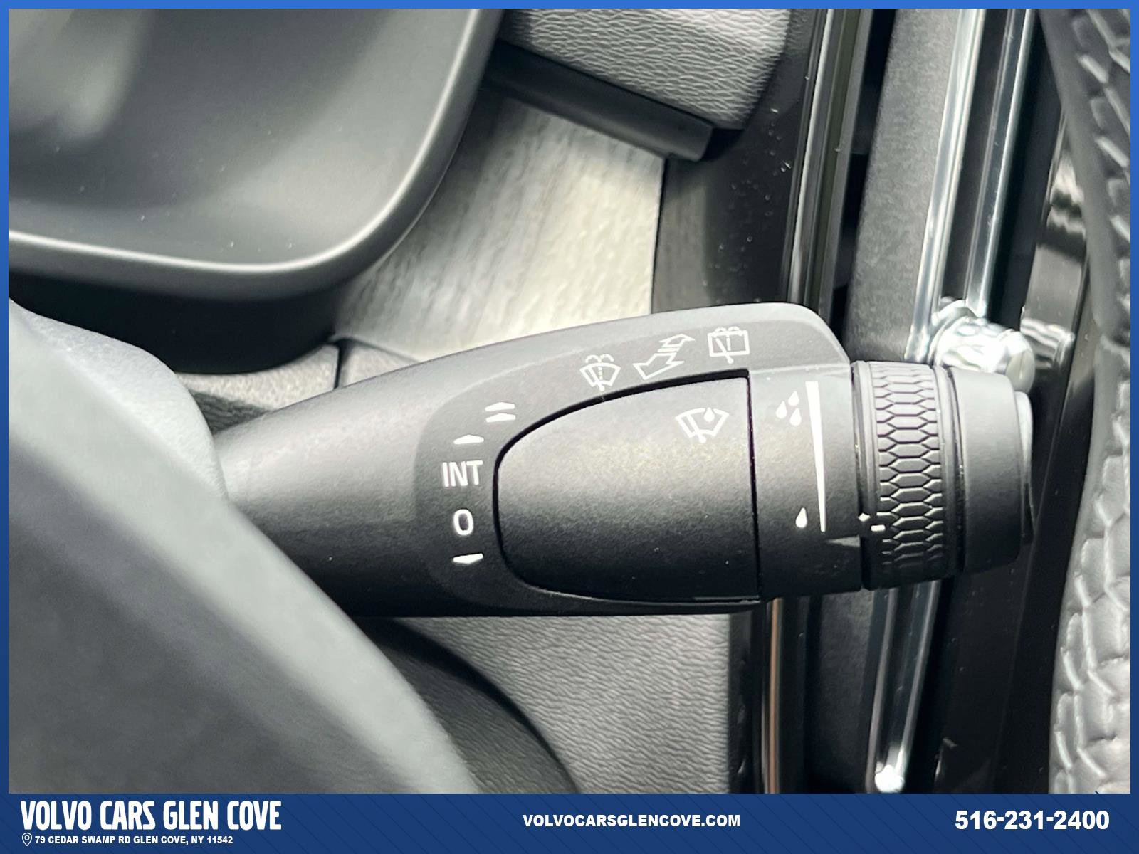 Certified 2025 Volvo XC40 B5 Ultra w/ Protection Package Premier image 25