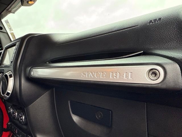 Used 2013 Jeep Wrangler Unlimited Sahara AWD/4WD image 14