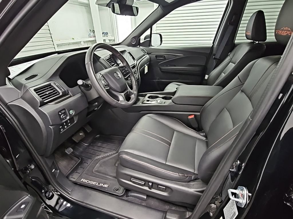 Used 2025 Honda Ridgeline TrailSport image 11